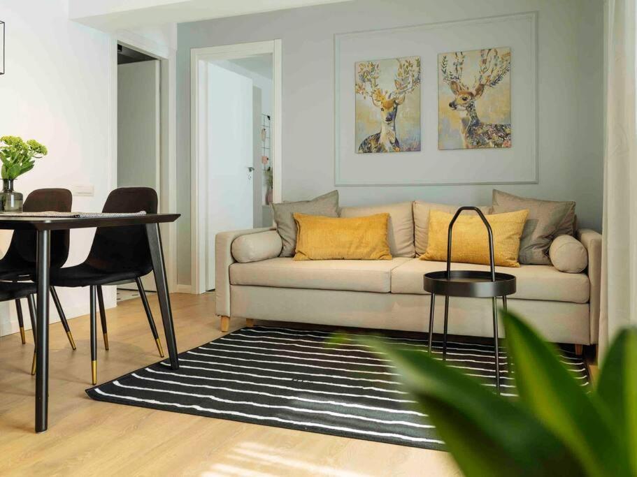 Bright 2Br Apartment - Top Location - City Balcony Bükreş Dış mekan fotoğraf